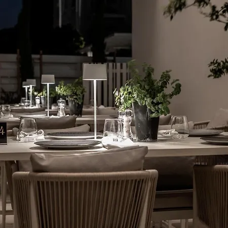阿内密套房公寓式酒店 酒店 Paphos