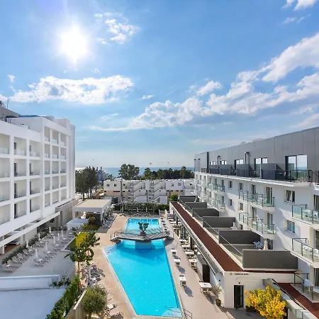 阿内密套房公寓式酒店 Paphos