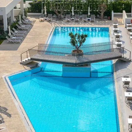 阿内密套房公寓式酒店 酒店 Paphos